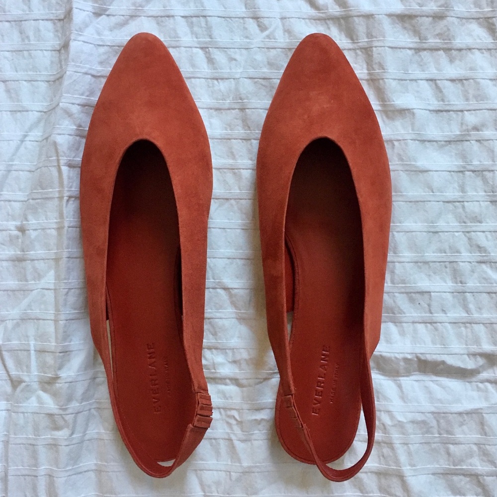 LOWEST ⬇️ NWOB Everlane V Slingbacks in rust suede